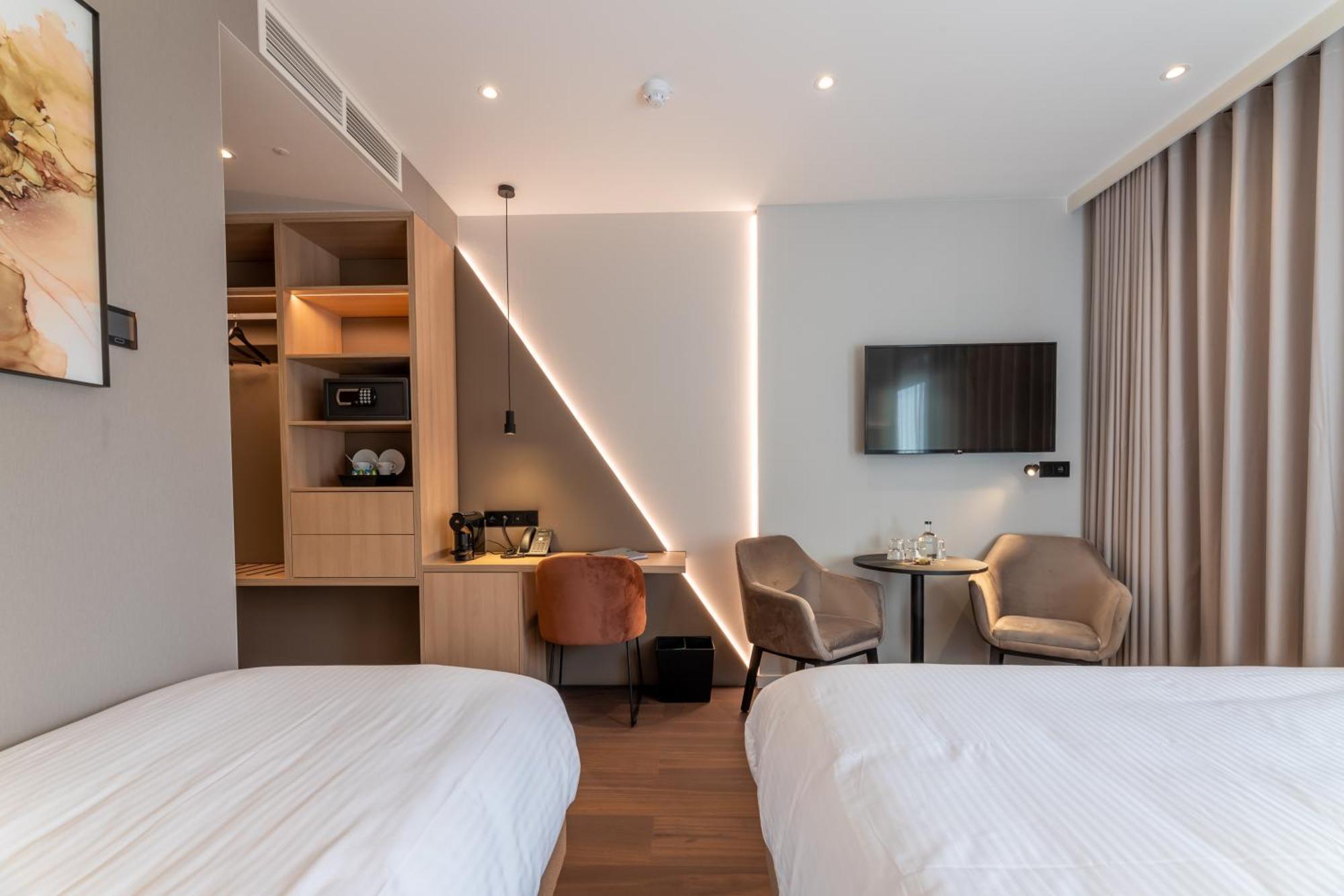 The Cornr Hotel